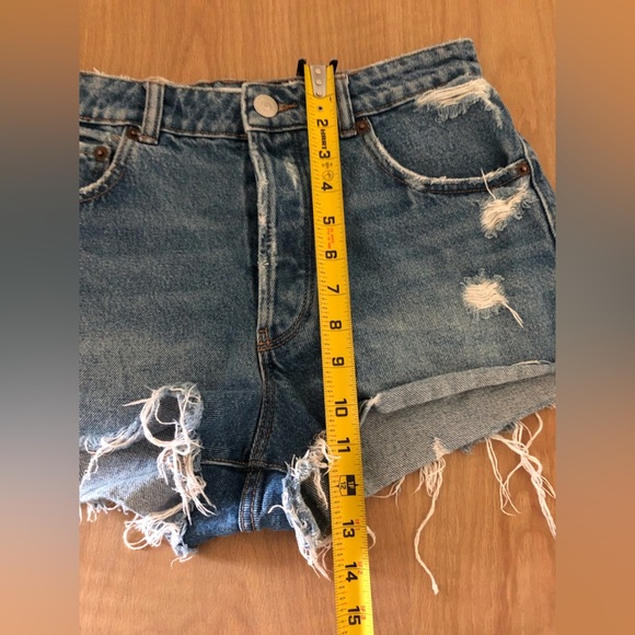 ZARA|Medium wash distressed cut off denim shorts, size 6•••Beachy Summer style - Picture 10 of 10